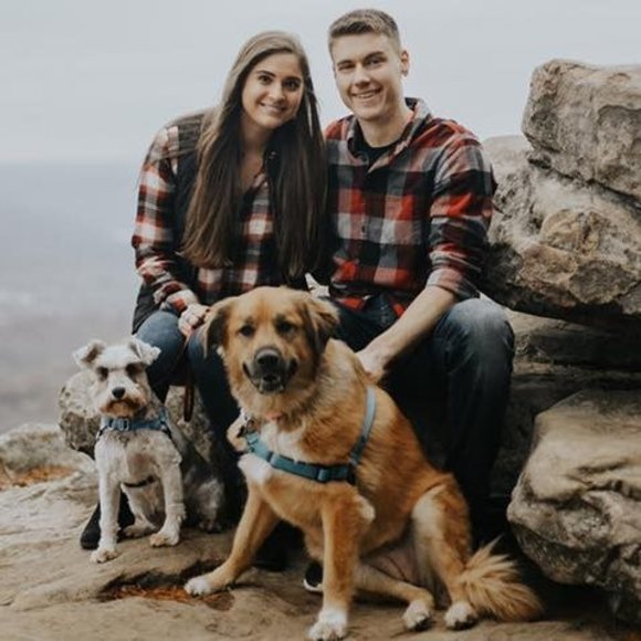 Meet your Posher, Nicole - Picture 1 of 1